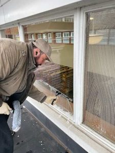 clean windows streak free